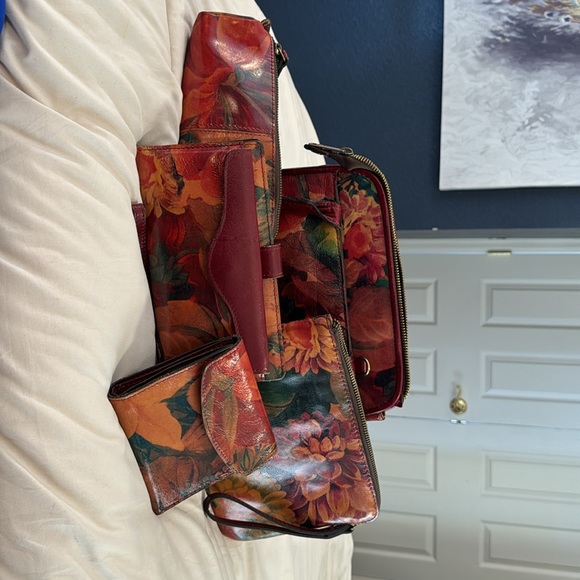 Patricia Nash Floral Valentia Set: Purse, Long+ Short Wallet, Pencil+Tech Pouch. - Picture 12 of 12